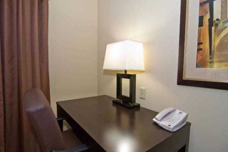 Best Western Bastrop Pines Inn Buitenkant foto