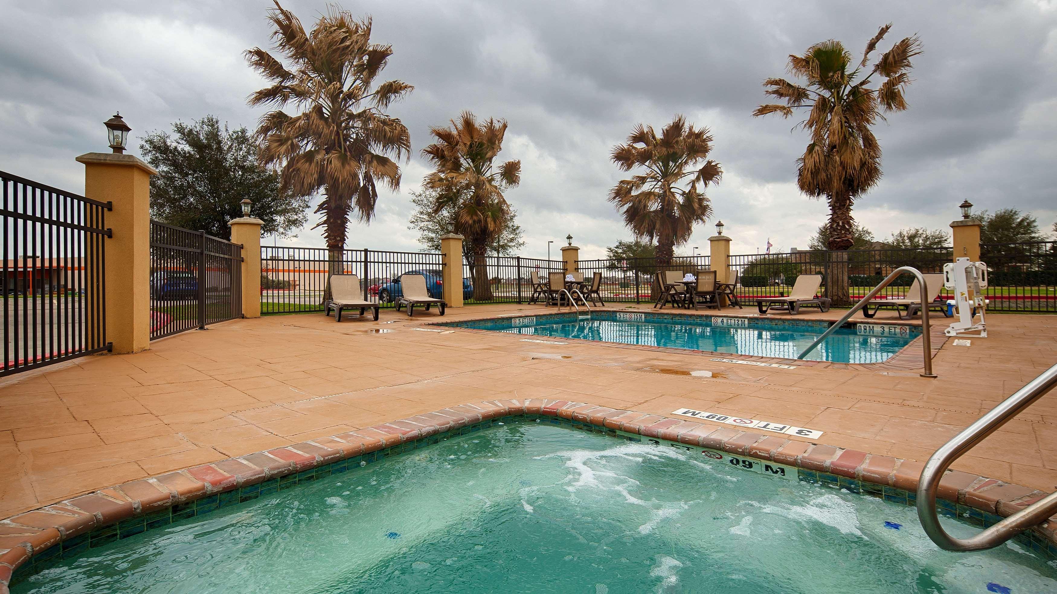 Best Western Bastrop Pines Inn Buitenkant foto